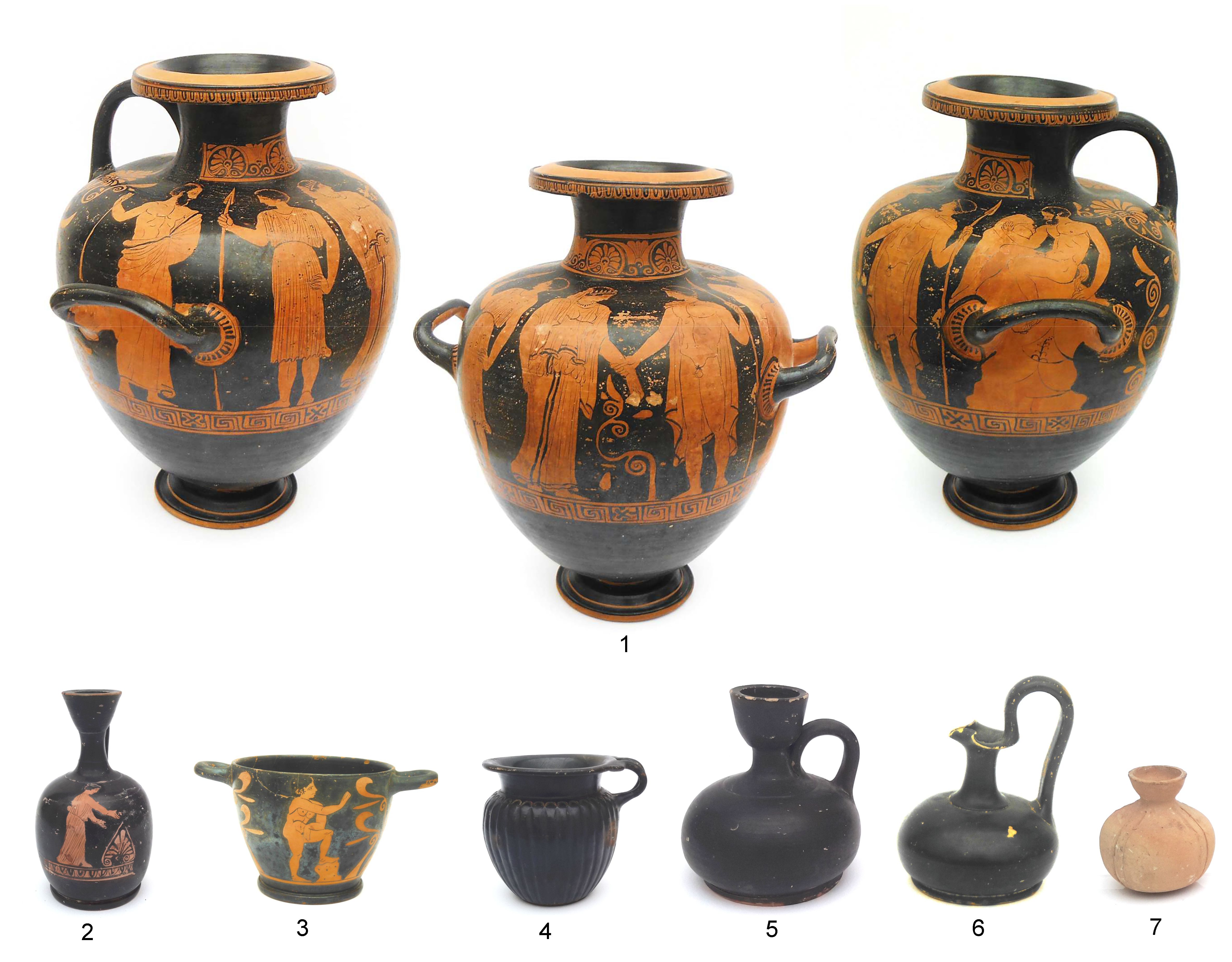 Fig. 8. “Tomba dell’Atleta”, materiali del corredo ceramico della seconda deposizione: 1, hydria protoapula a figure rosse; 2, lekythos attica a figure rosse; 3, skyphos protoitaliota; 4, oinochoe a bocca rotonda; 5, lekythos ariballica; 6, prochoe; 7, aryballos acromo.