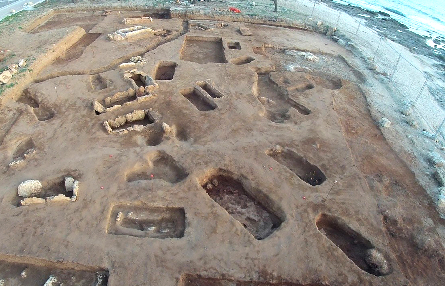 Fig. 3. General view of the necropolis brought to light near Torre San Giovanni.