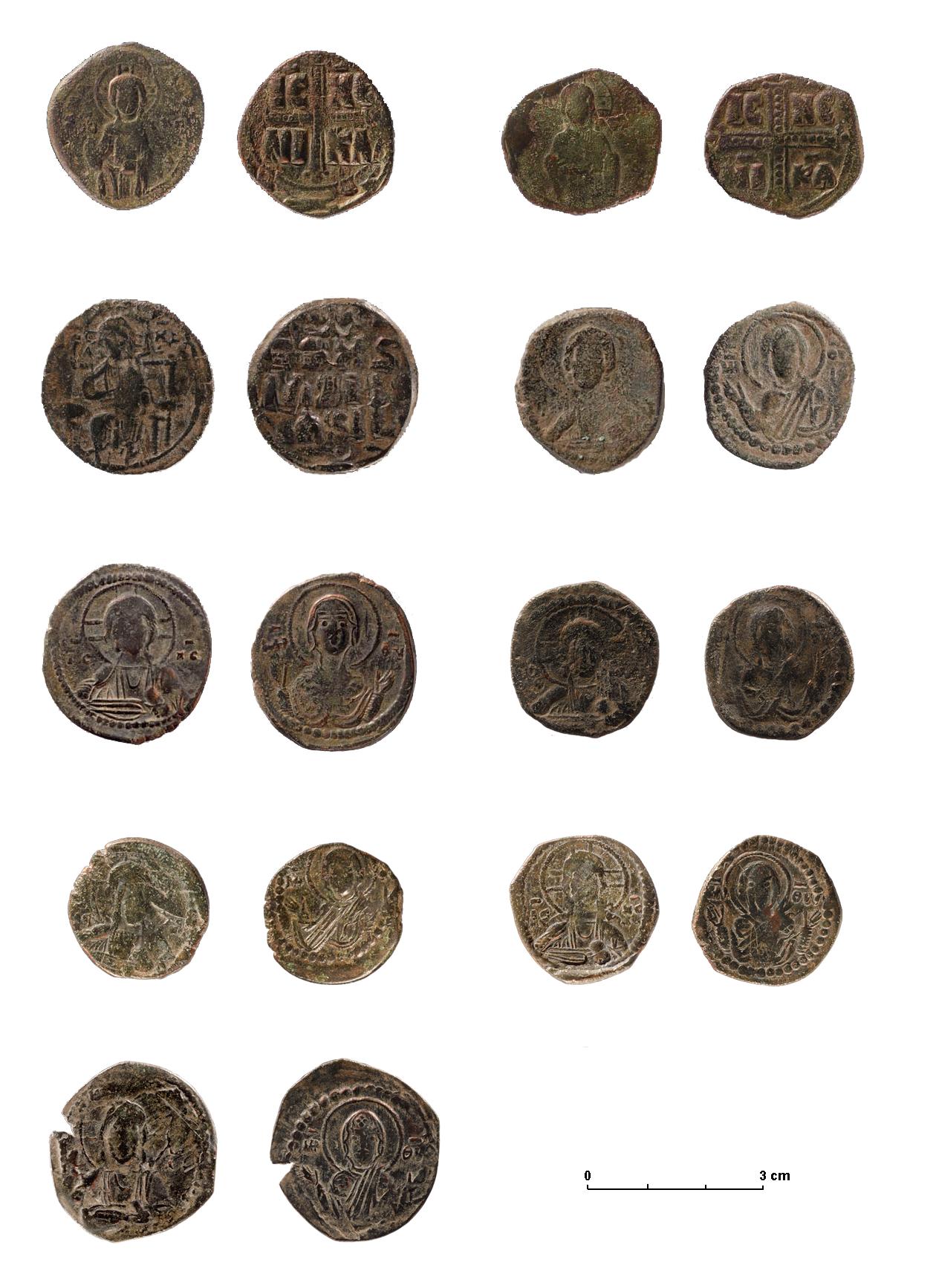 Fig. 3. Tesoretto from Specchia Artanisi: anonymous issues from the Byzantine Empire dating back to 1042 and 1070.