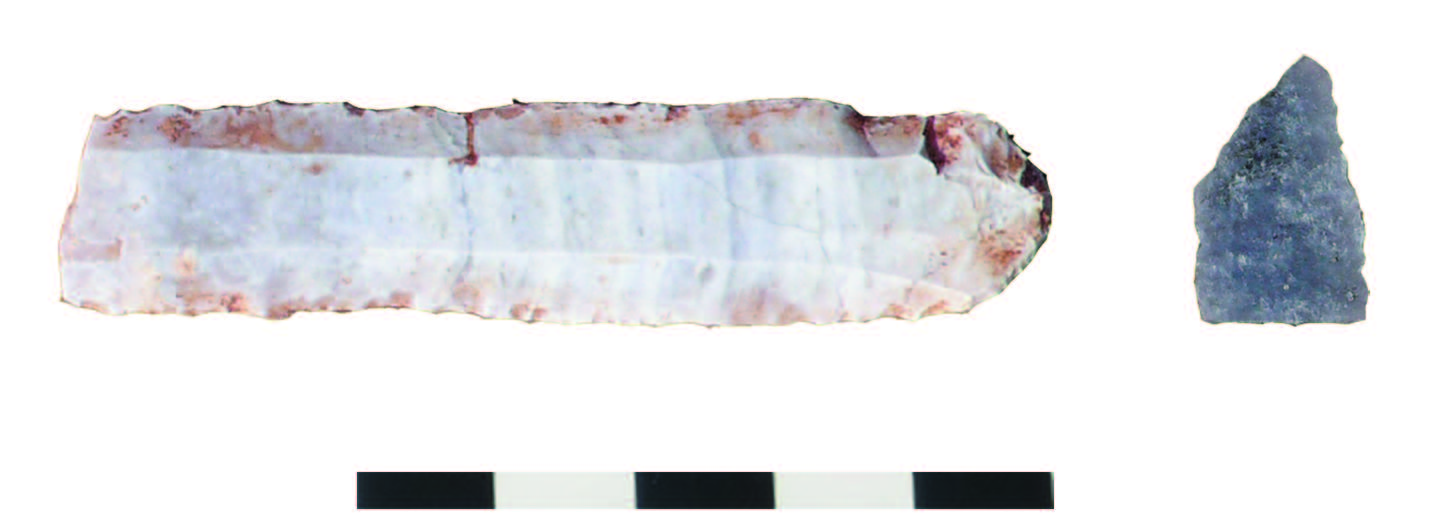 Fig. 3. Don Cirillo Cave: flint blade and obsidian blade fragment.