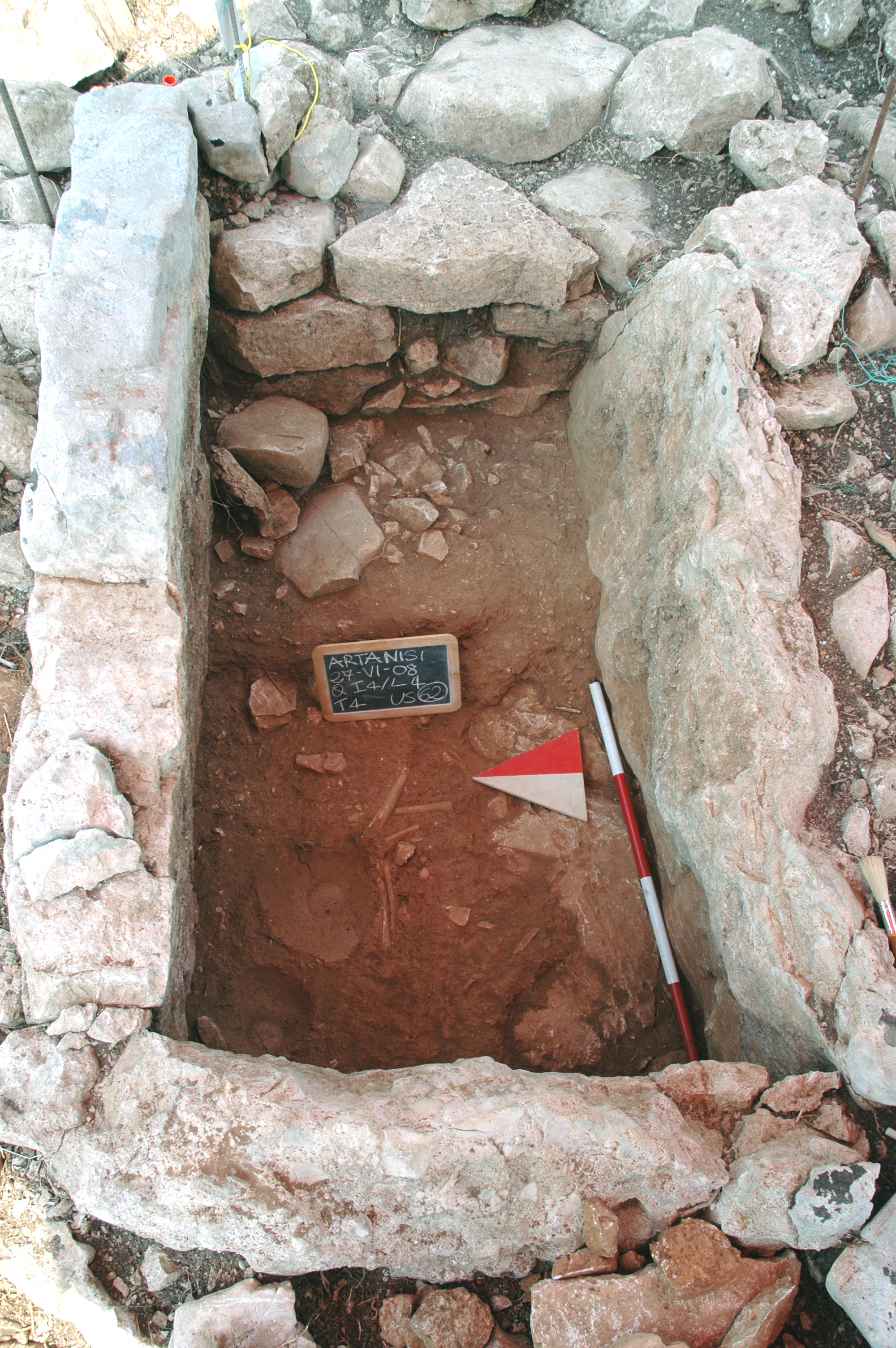 Fig. 6. Specchia Artanisi: Tomb 4.